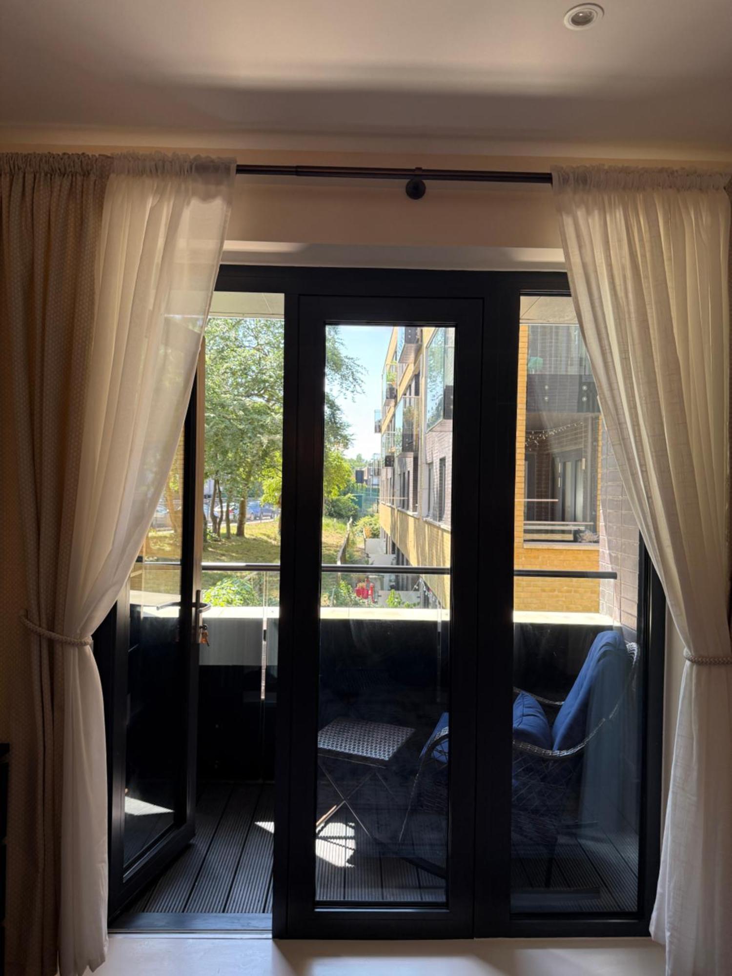 Apartment Renovated Charm - Hideaway London