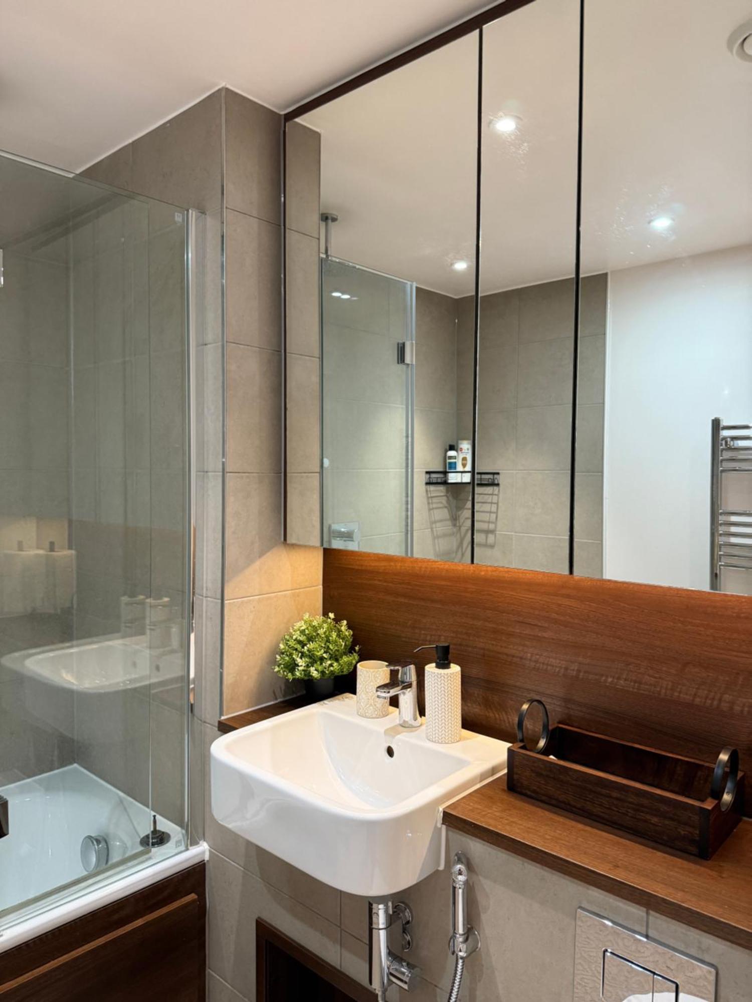 Apartment Renovated Charm - Hideaway *